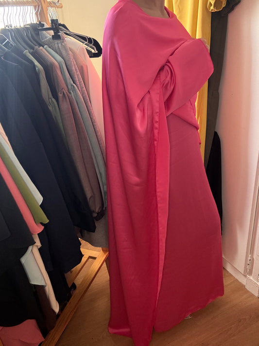 Robe avec cape
