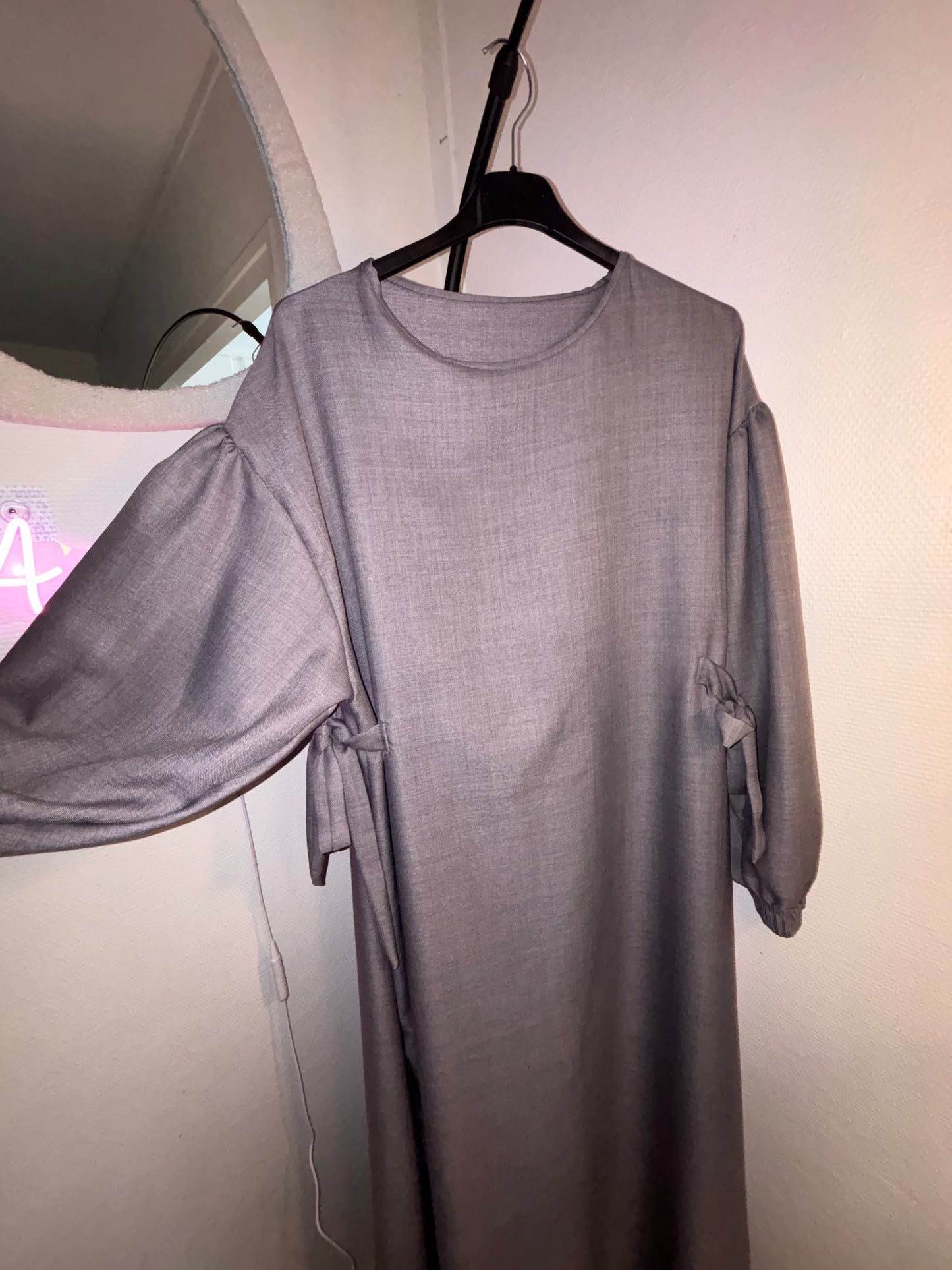 Abaya avec noeuds