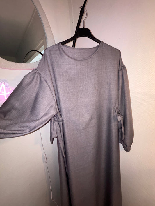 Abaya avec noeuds