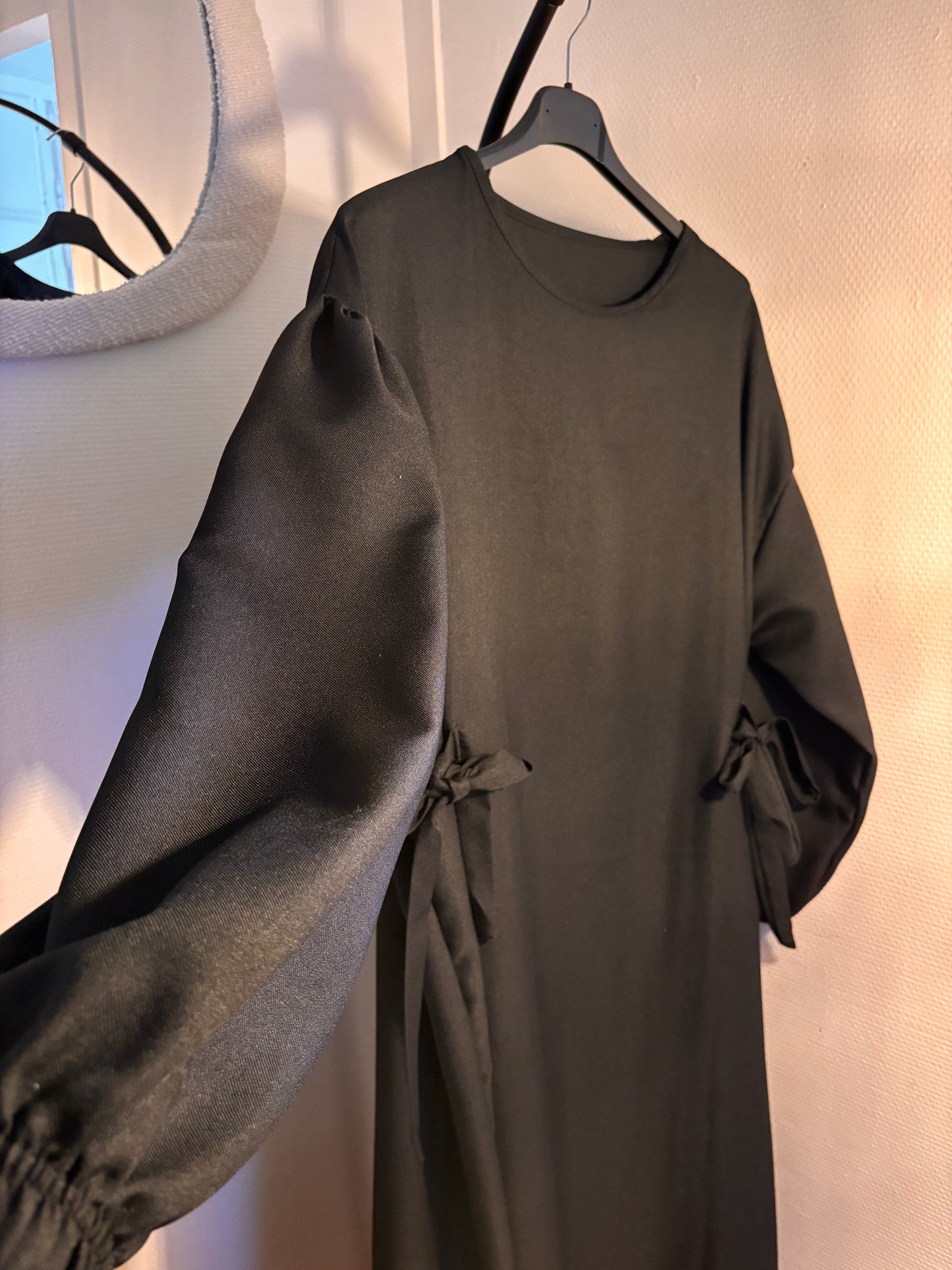 Abaya avec noeuds