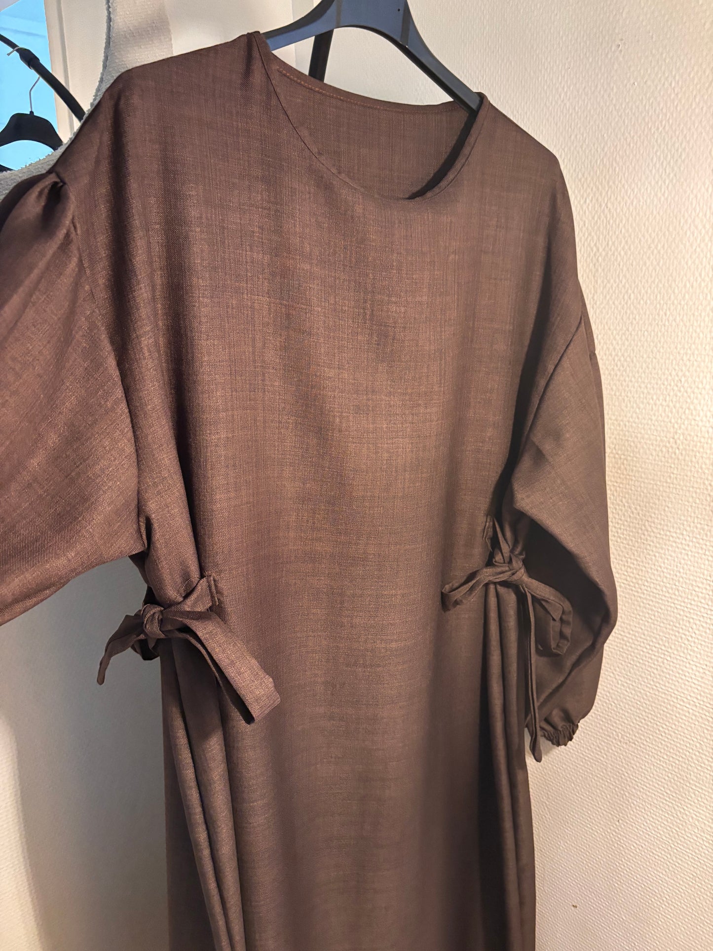 Abaya avec noeuds