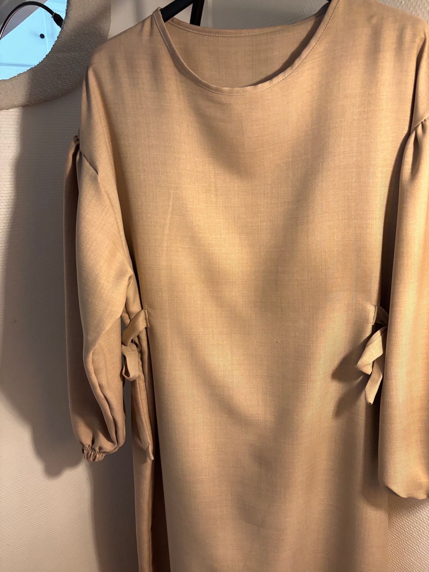 Abaya avec noeuds