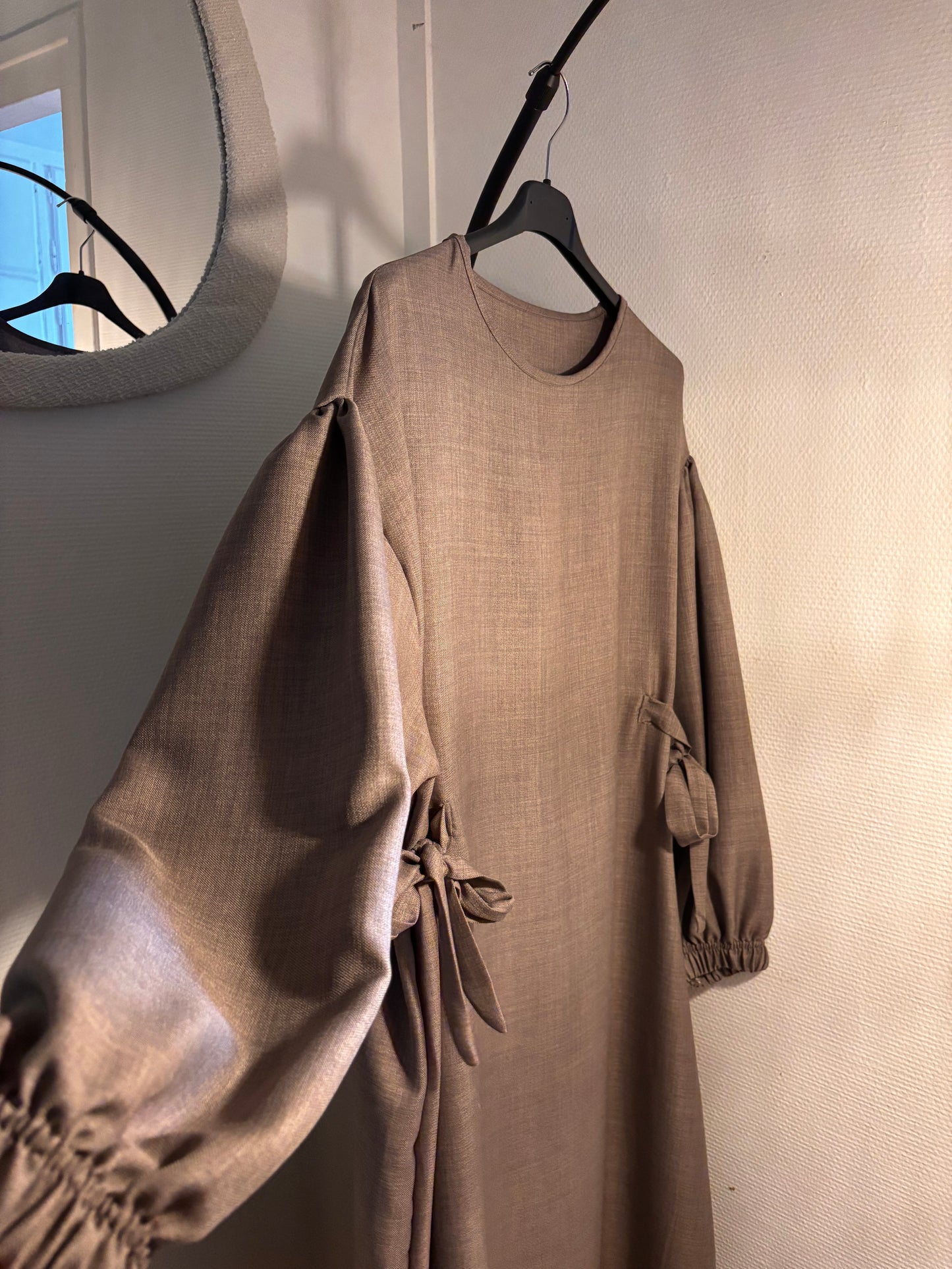 Abaya avec noeuds