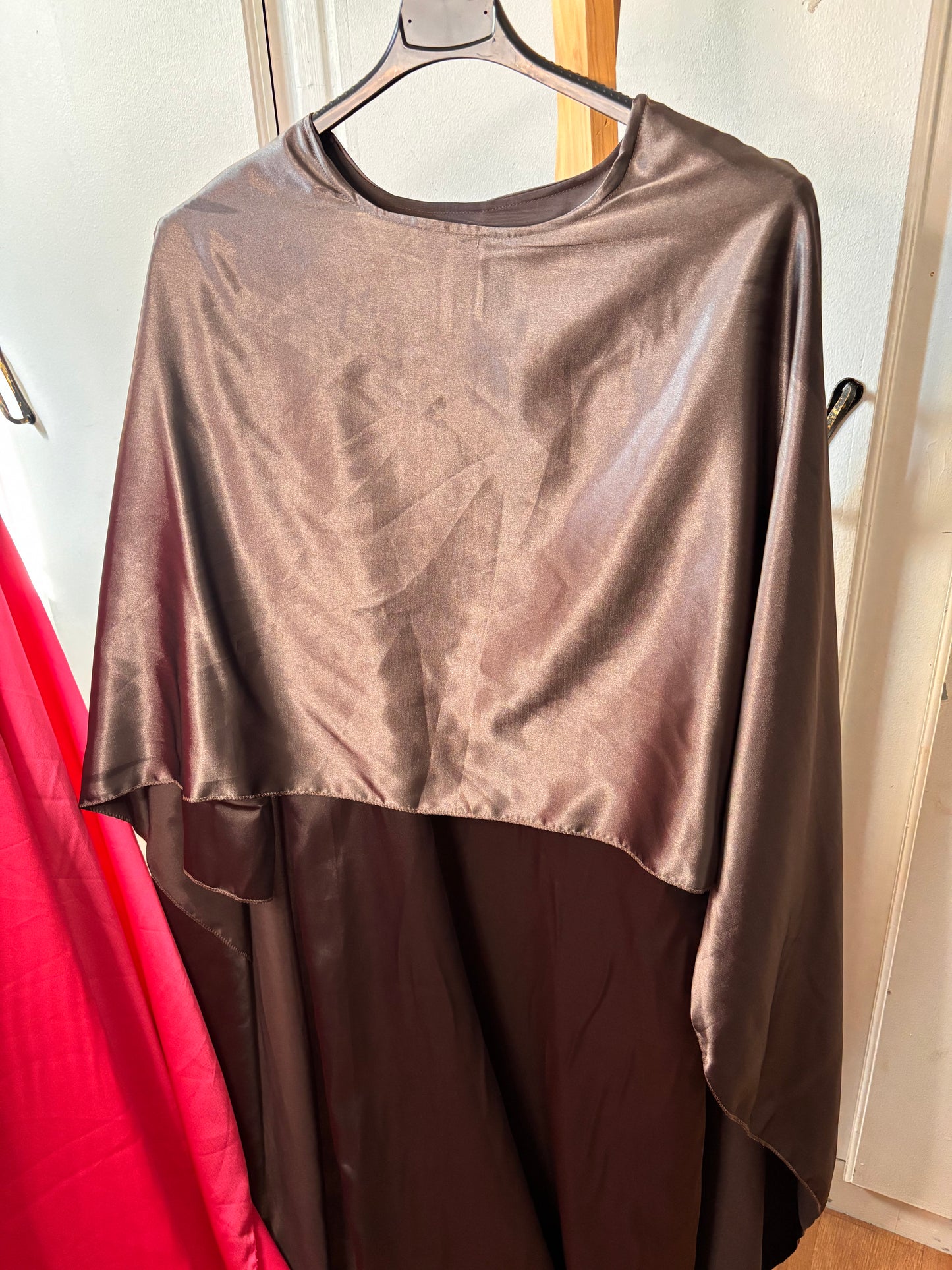 Robe avec cape