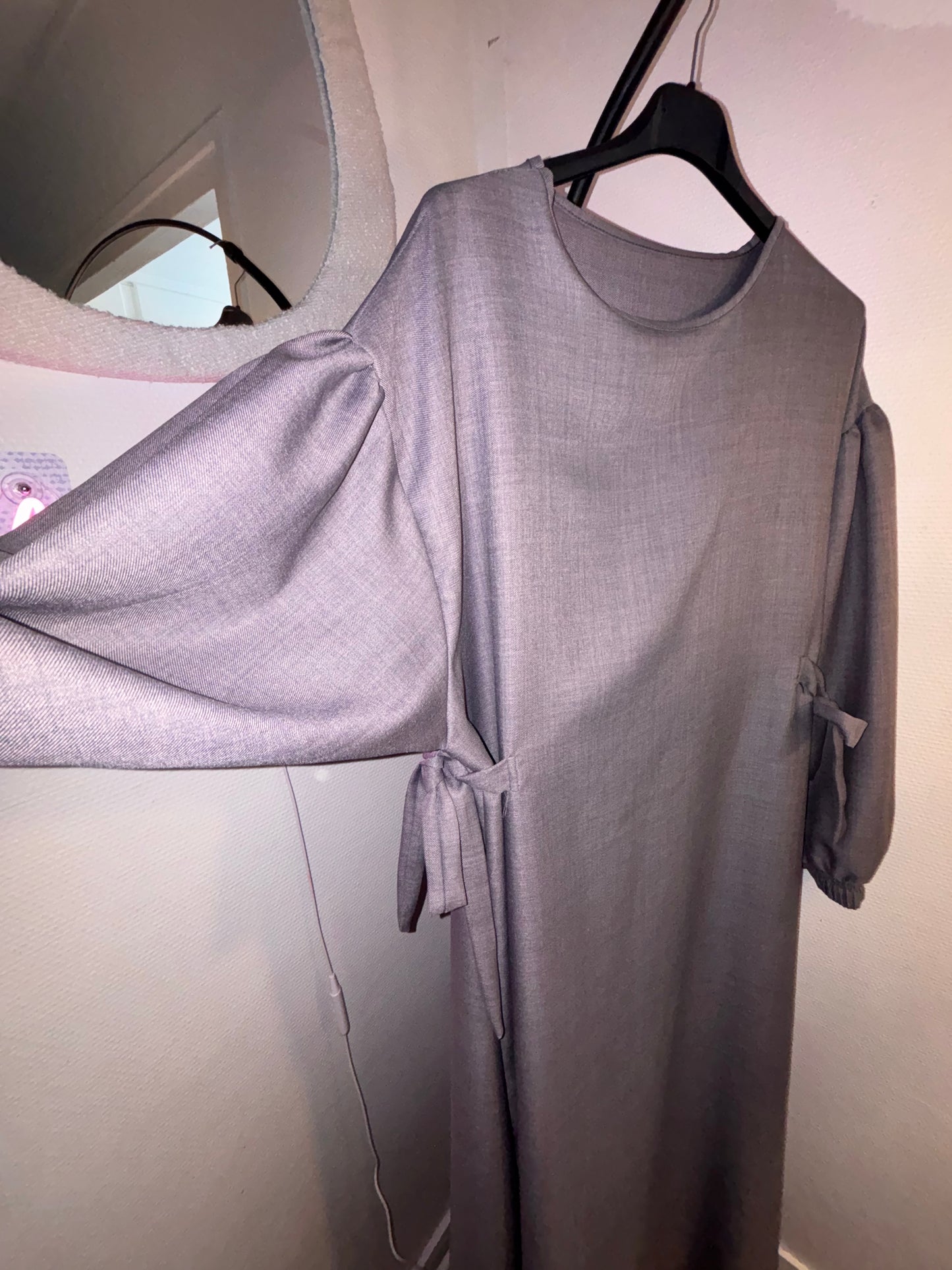 Abaya avec noeuds